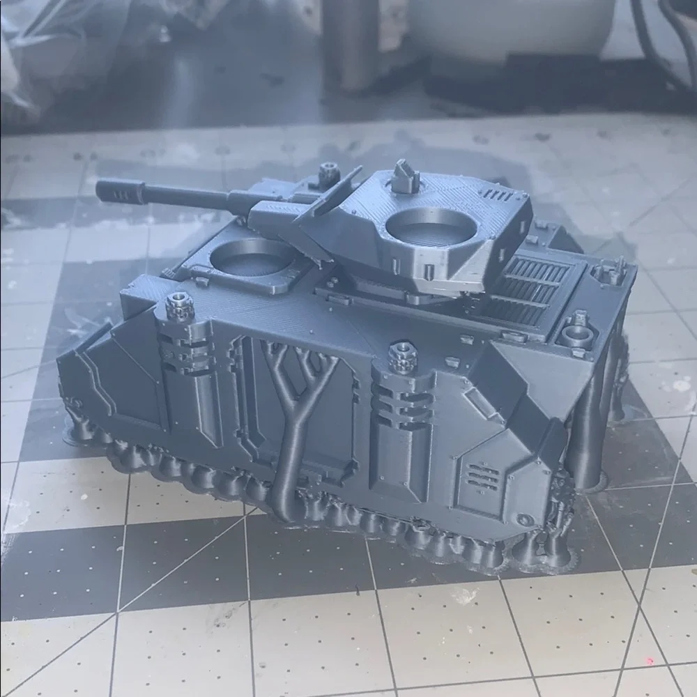 Predator Tank With Auto Cannon - Picture 7 of 10